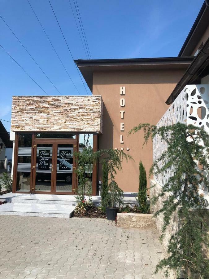 Hotel Yarus Plus Плоешти Экстерьер фото