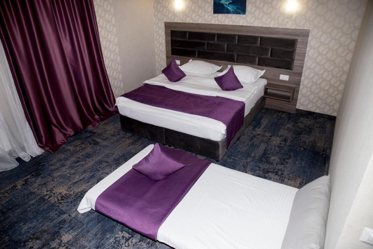 Hotel Yarus Plus Плоешти Экстерьер фото